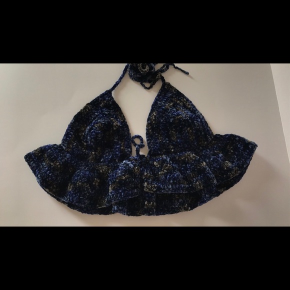 Crochet ruffle crop top - Picture 1 of 3